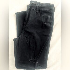 NWOT Size 16 Old Navy ripped black wash jeans